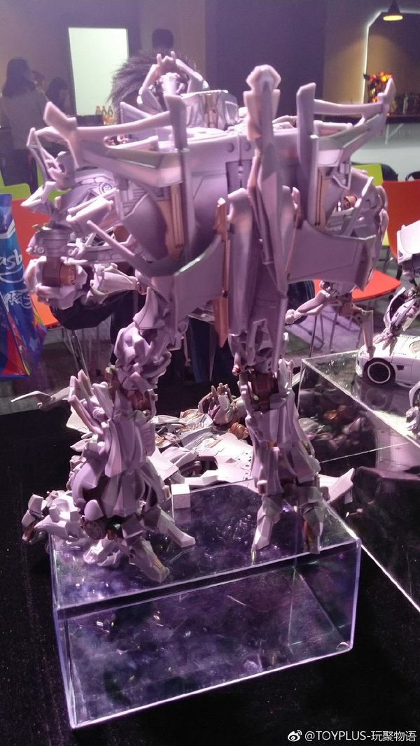 MPM 8 Masterpiece Movie Megatron Revealed With Option Parts To Go Ful Mortal Kombat On MPM 9 Jazz  (6 of 24)